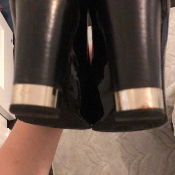 Tory Burch patent block heel pumps - Picture 6 of 6